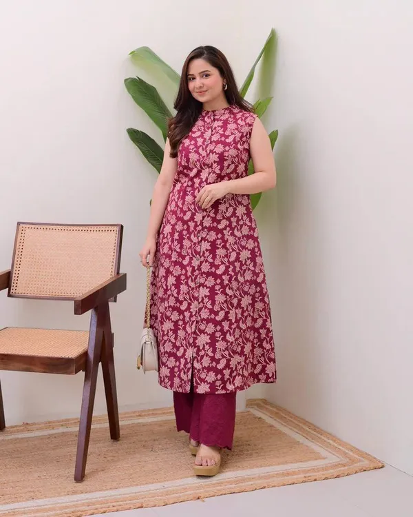 Maroon_Printed_Sleeveless_Cotton_Kurta_with_Palazzo_Set