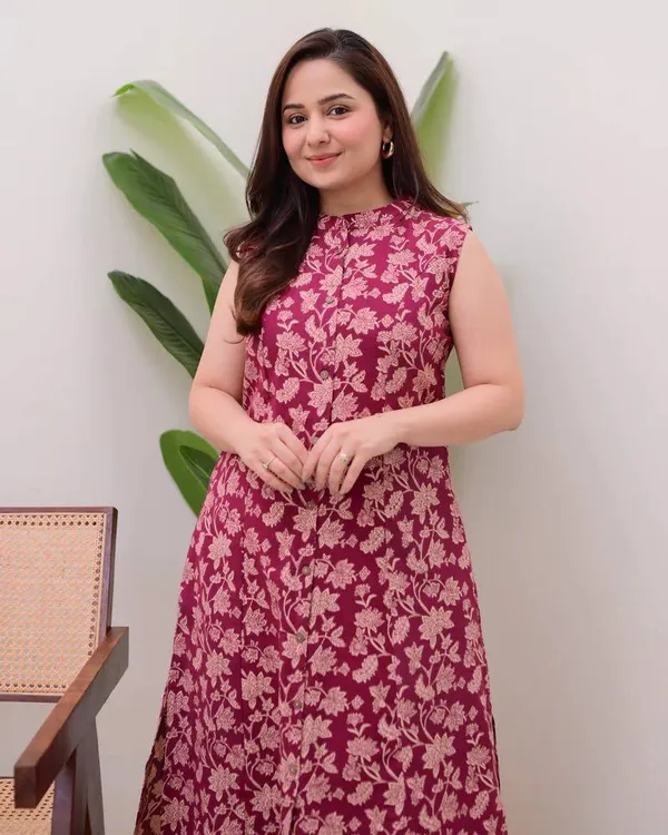 Maroon_Printed_Sleeveless_Cotton_Kurta_with_Palazzo_Set