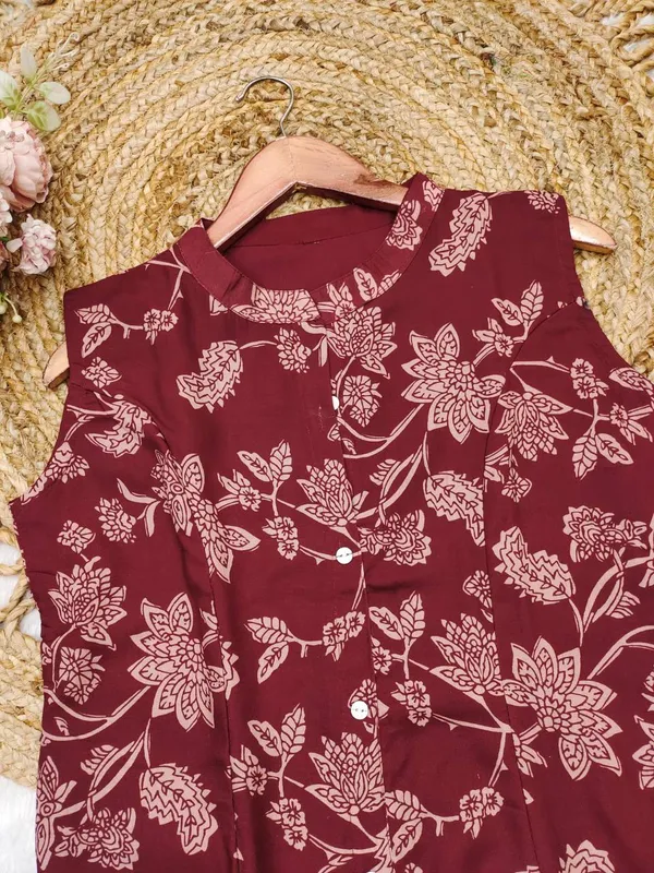 Maroon_Printed_Sleeveless_Cotton_Kurta_with_Palazzo_Set