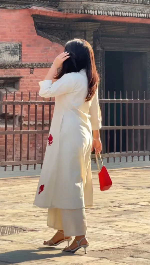 Pure_Chanderi_White_Kurta_with_Red_Embroidery