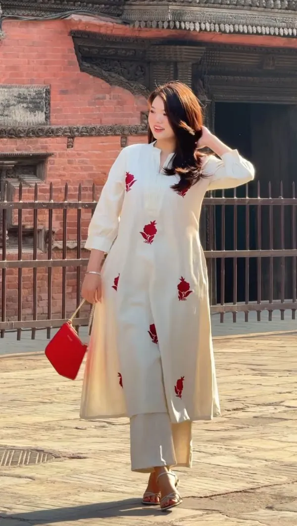 Pure_Chanderi_White_Kurta_with_Red_Embroidery