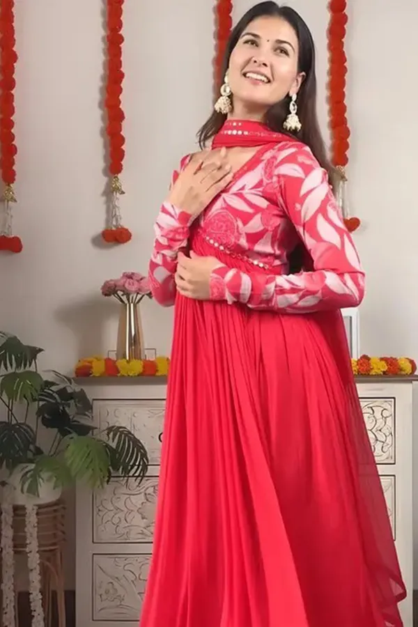 Heavy_Georgette_Embroidery_Lace_Gown