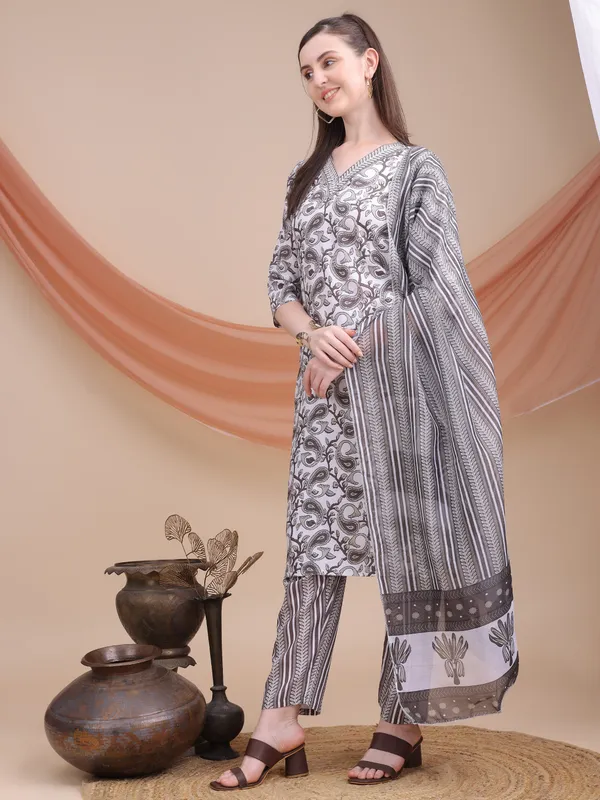 Heavy_Cotton_Kurti_With_Pant_&_Dupatta