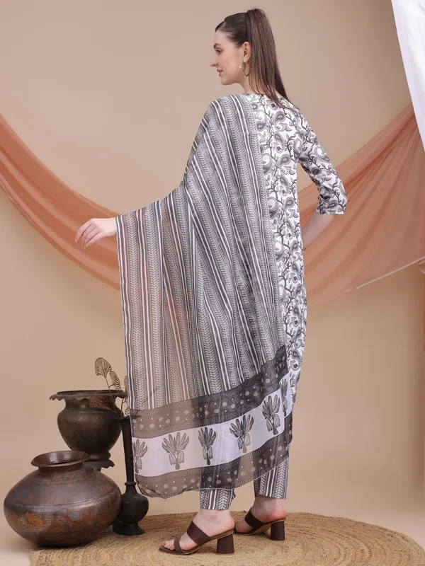 Heavy_Cotton_Kurti_With_Pant_&_Dupatta