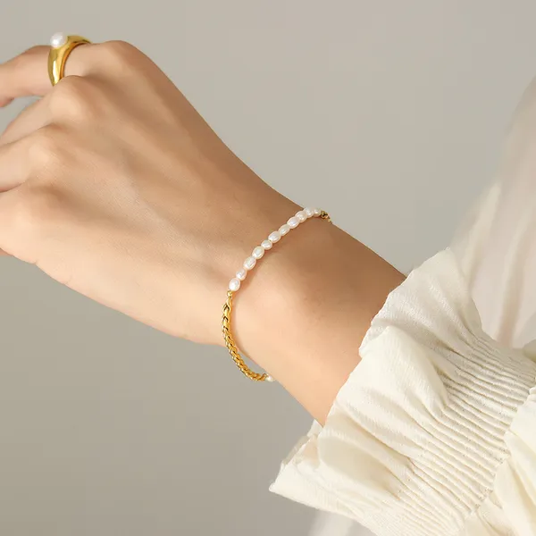 Golden_Pvd_Plated_Stainless_Steel_&_Freshwater_Pearl_Bracelet_For_Women