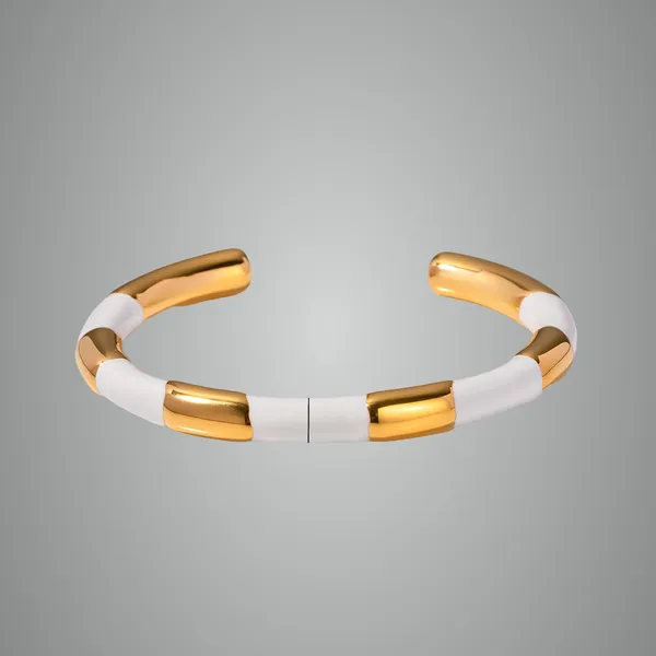 Golden_Pvd_Plated_Stainless_Steel_Bangle_For_Women