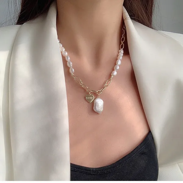 Golden_Stainless_Steel_&_Freshwater_Pearl_Necklace_For_Women