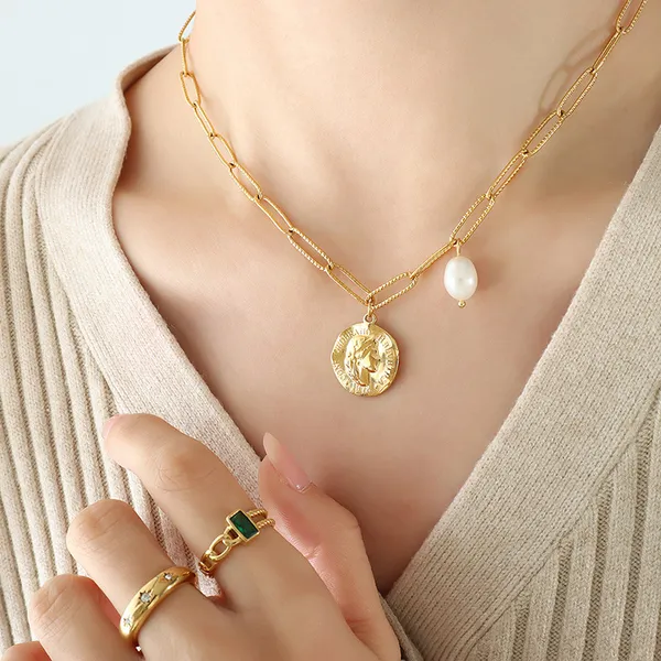 Golden_Stainless_Steel_&_Freshwater_Pearl_Necklace_For_Women