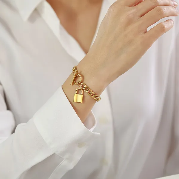 Golden_Pvd_Plated_Stainless_Steel_Bracelet_For_Women
