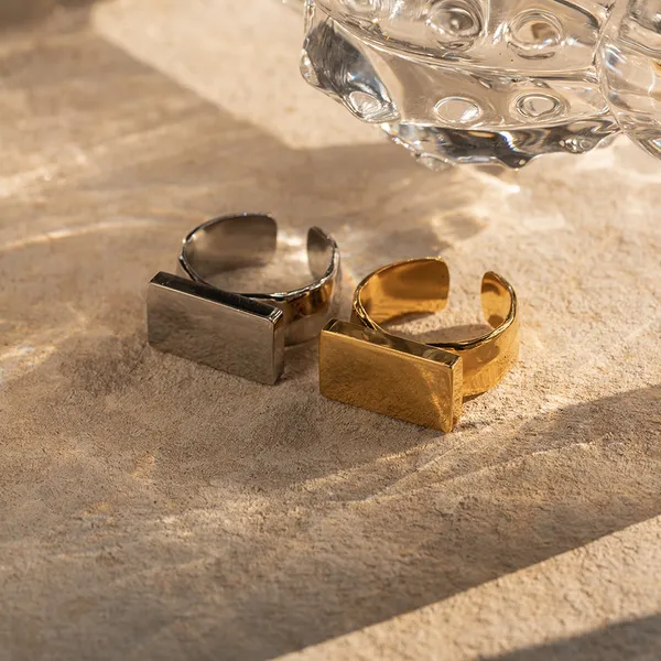Golden_Pvd_Plated_Stainless_Steel_Ring_For_Women