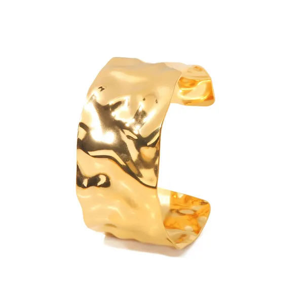 Golden_Pvd_Plated_Stainless_Steel_Bangle_For_Women