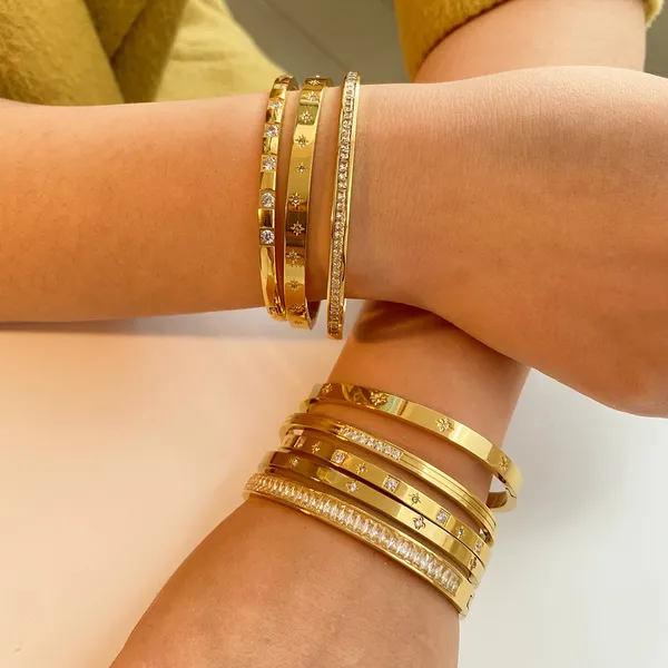 Golden_High_Polishing_Pvd_Plated_Stainless_Steel_Bracelet_For_Women