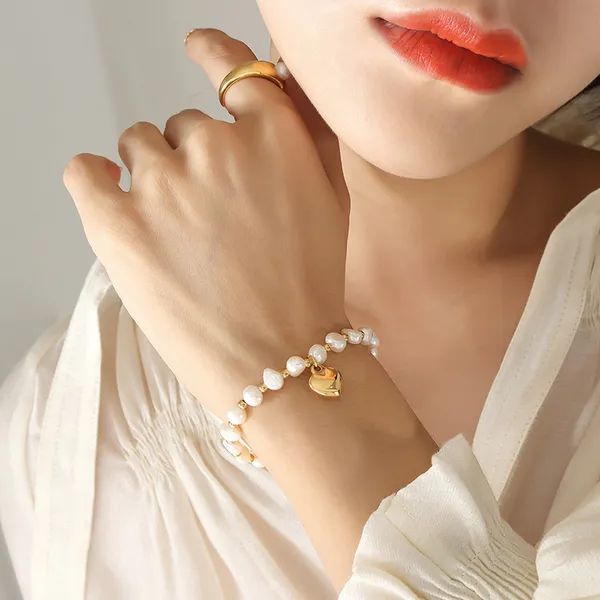 Golden_Pvd_Plated_Stainless_Steel_&_Freshwater_Pearl_Bracelet_For_Women
