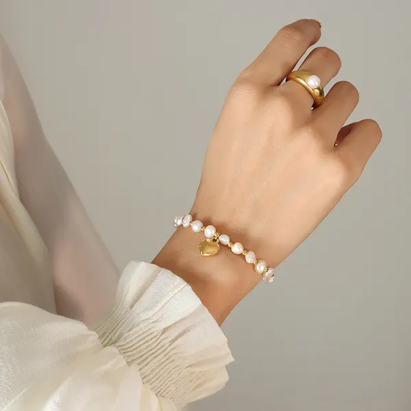 Golden_Pvd_Plated_Stainless_Steel_&_Freshwater_Pearl_Bracelet_For_Women
