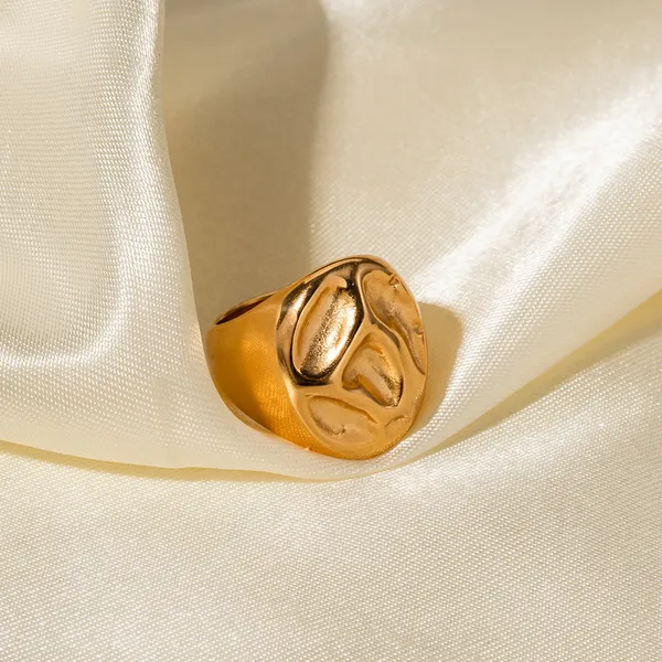 Golden_Pvd_Plated_Stainless_Steel_Ring_For_Women