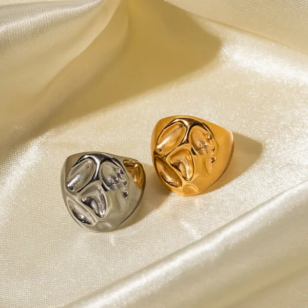 Golden_Pvd_Plated_Stainless_Steel_Ring_For_Women