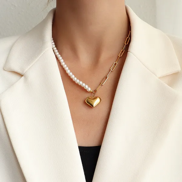 Golden_Stainless_Steel_&_Freshwater_Pearl_Necklace_For_Women