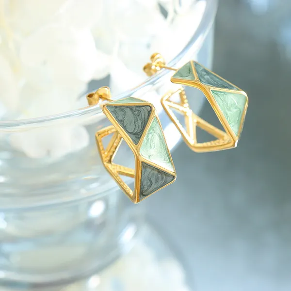 Golden_High_Polishing_Pvd_Plated_Stainless_Steel_Hoops_For_Women
