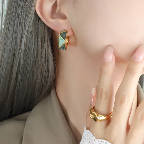 Golden_High_Polishing_Pvd_Plated_Stainless_Steel_Hoops_For_Women