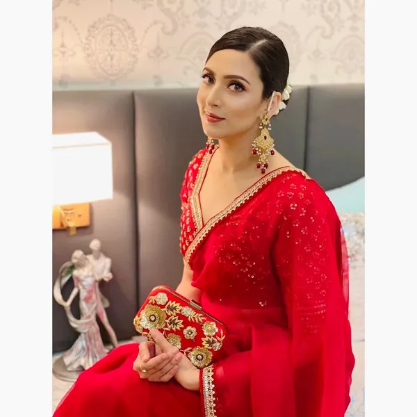 Red_Heavy_Organza_Silk_Saree_with_Thread_&_Sequins_Work_and_Mono_Benglori_Silk_Blouse_–_Designer_Festive_Collection