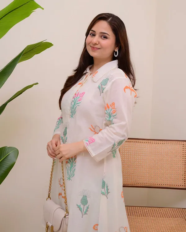 Minty_Breeze_Garden_Line_Cotton_Kurta_Set