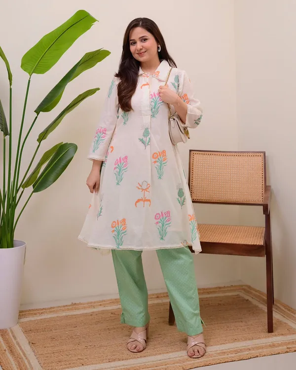 Minty_Breeze_Garden_Line_Cotton_Kurta_Set