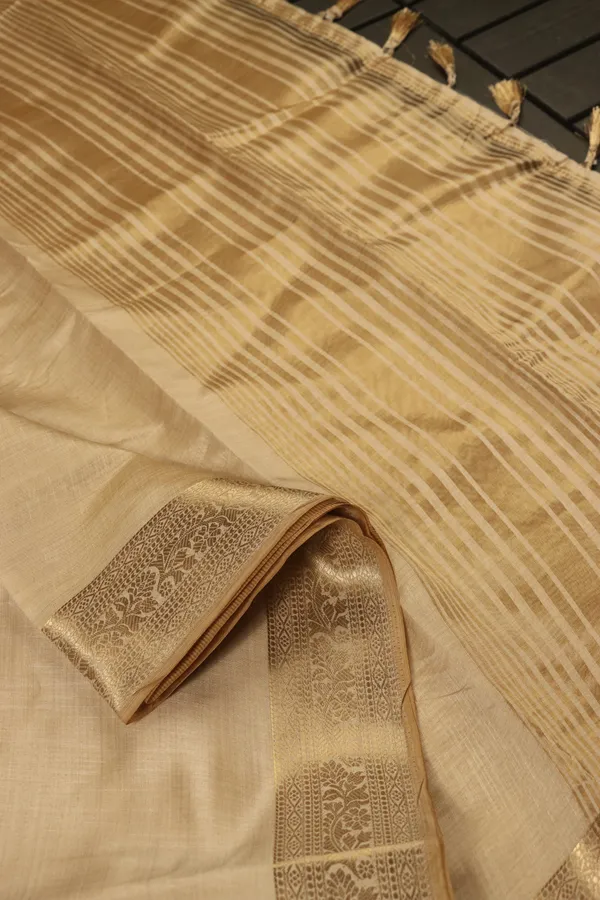 Plain_Tussar_Silk_Saree_with_Zari_Woven_Border_&_Running_Blouse_Piece