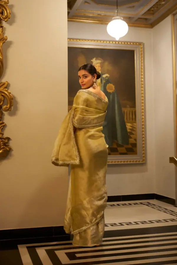 Royal_Tissue_Shimmer_Zari_Weave_Saree_with_Unstitched_Blouse_–_Gold_Elegance