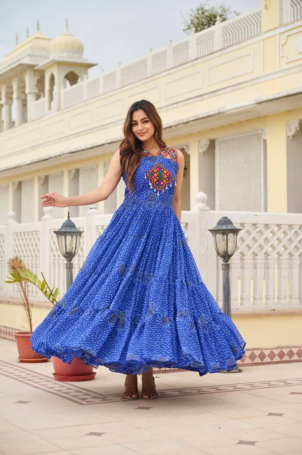 Navratri_Special_Bandhani_Georgette_Gown_with_Real_Mirror_Gamathi_Work