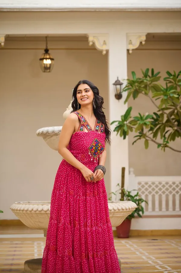 Navratri_Special_Bandhani_Georgette_Gown_with_Real_Mirror_Gamathi_Work