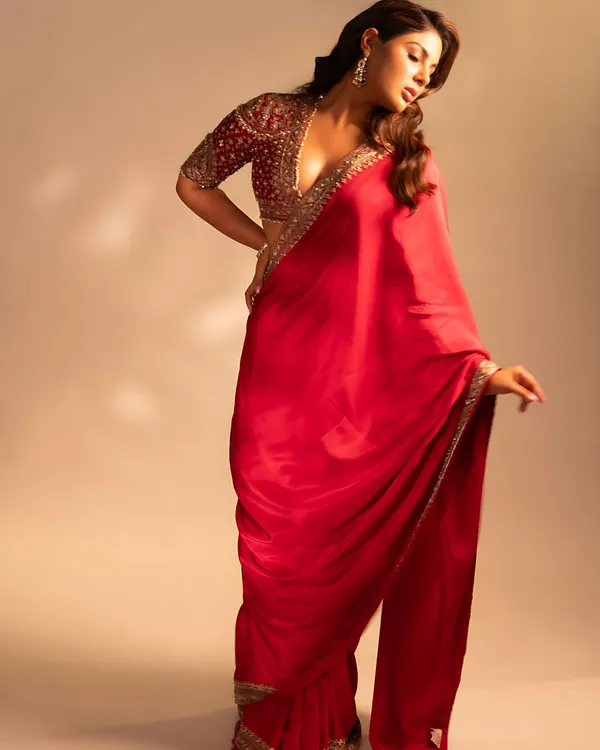 Red_Rangoli_Silk_Sequins_Saree_with_Embroidered_Blouse_–_Festive_Karwa_Chauth_Special