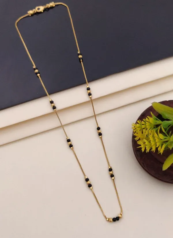 Rizvya_Classic_Everyday_Black_Bead_Mangalsutra_Chain