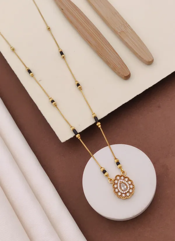 Sitara_Teardrop_Bloom_Diamond_Mangalsutra