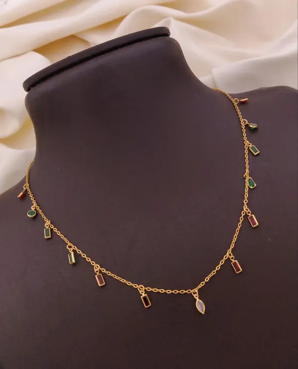 Rizvya_PrismPetal_Gold_Finish_Geometric_Charm_Necklace