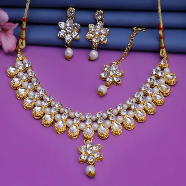 Rizvya_Royal_White_Kundan_Pearl_Drop_Necklace_Set_with_Earrings_&_Maang_Tikka_Gold_Plated_Bridal_Jewellery