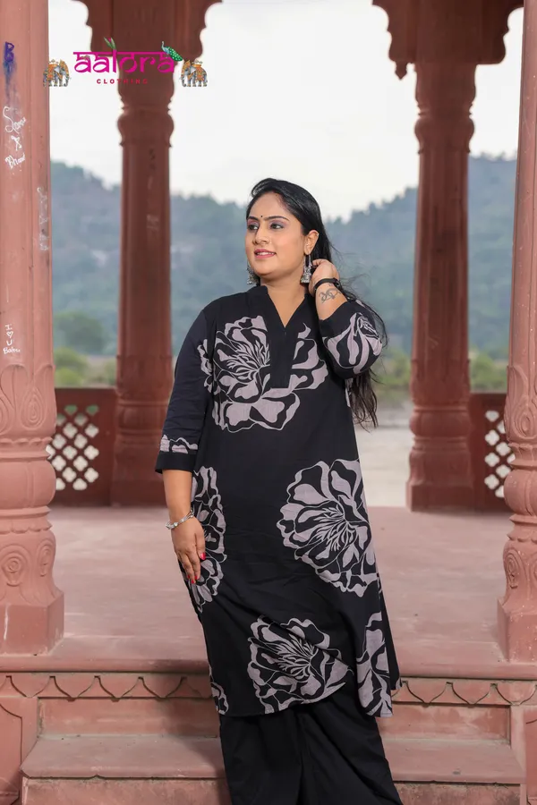 Black_Cotton_Digital_Print_Designer_Collar_Kurti_Set_For_Women
