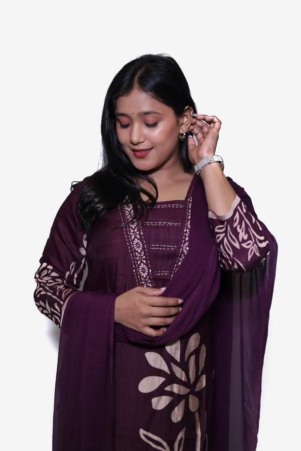 Wine_Cambric_Cotton_Digital_Print_3_pcs_Kurti_Set_for_Women