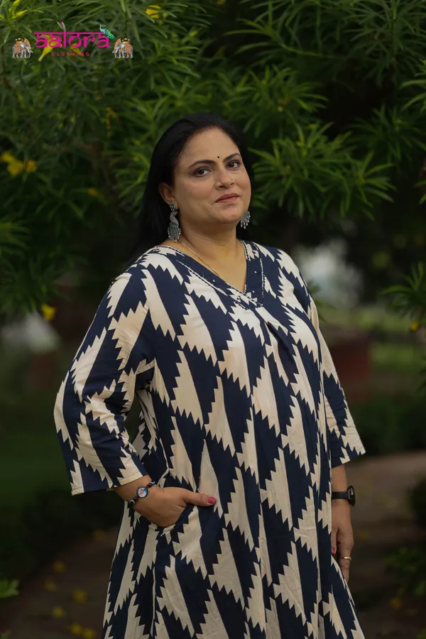 Cream_&_Blue_Cameric_Cotton_Printed_Plus_Size_Kurti_Set_For_Women