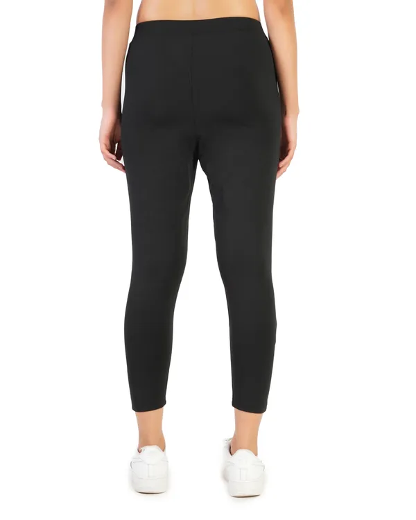 Black_Lycra_Stretchable_Track_Pant_For_Women