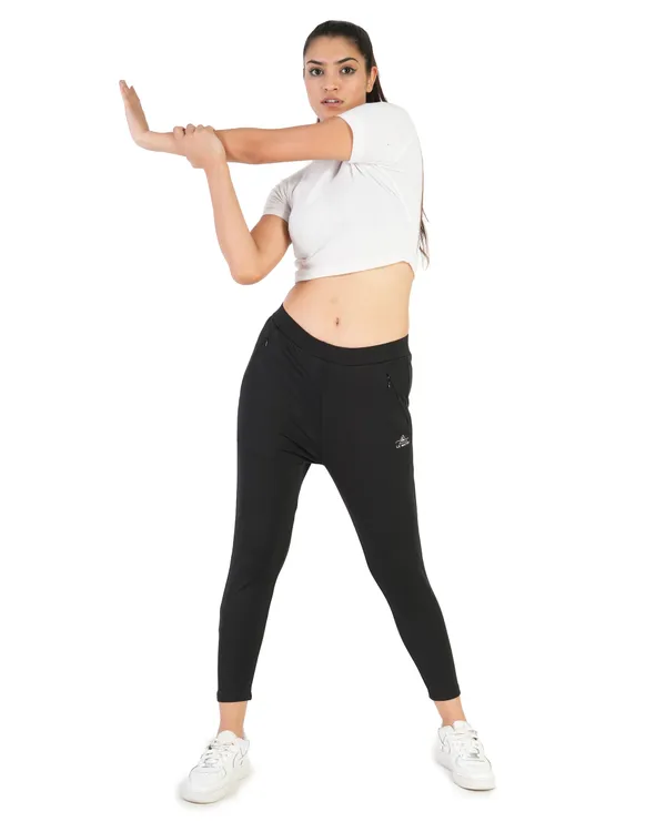 Black_Lycra_Stretchable_Track_Pant_For_Women