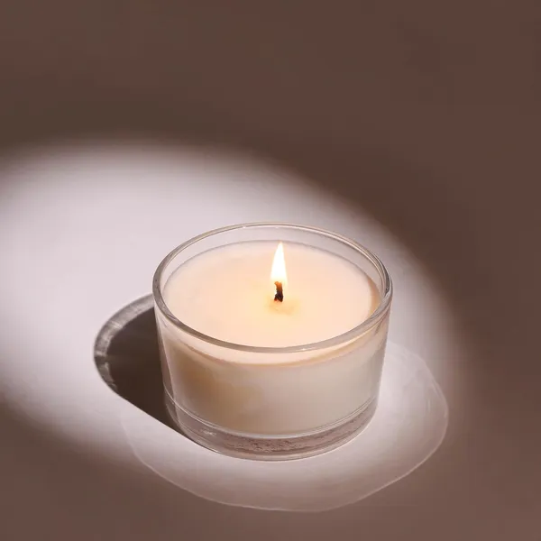 Oud_&_Amber_Scented_Soy_Wax_Round_Candle