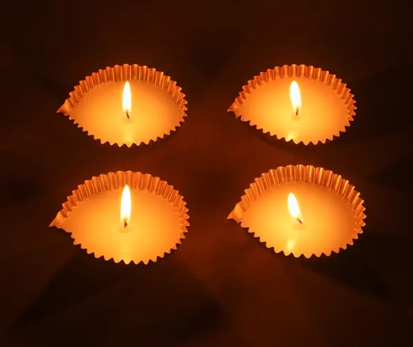 Pack_Of_4_White_Unscented_Paraffin_Wax_Round_Candle