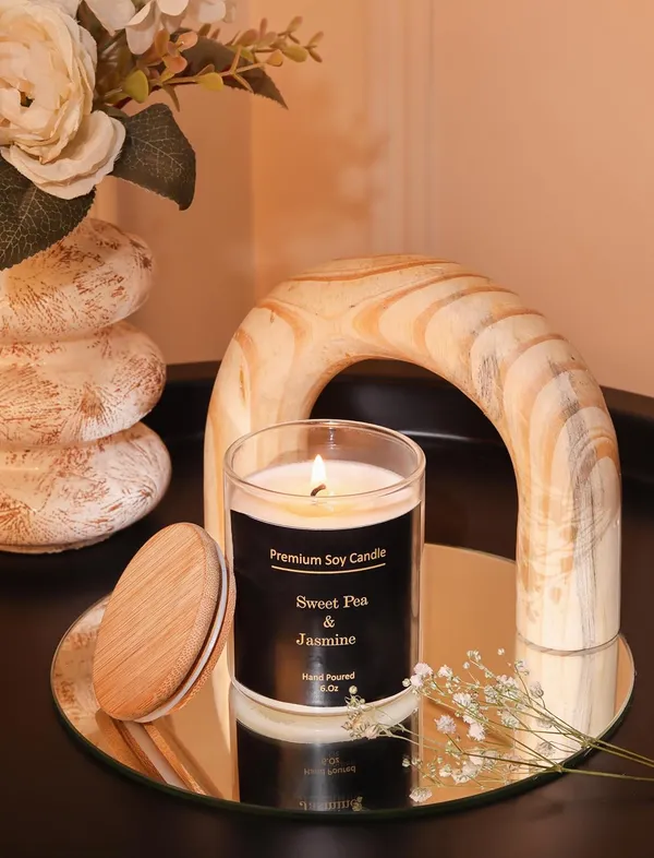 Sweet_Pea_&_Jamine_Scented_Soy_Wax_Round_Candle