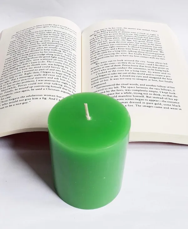 Mogra_Scented_Paraffin_Wax_Round_Candle_|_(40-45_Hr)_(2.5x3_Inch)
