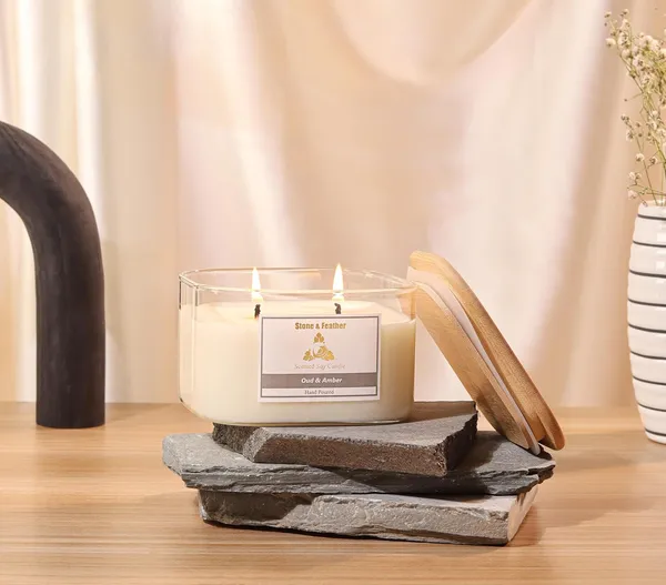 Oud_And_Amber_Scented_Soy_Wax_Candle_|_(30_Hr)