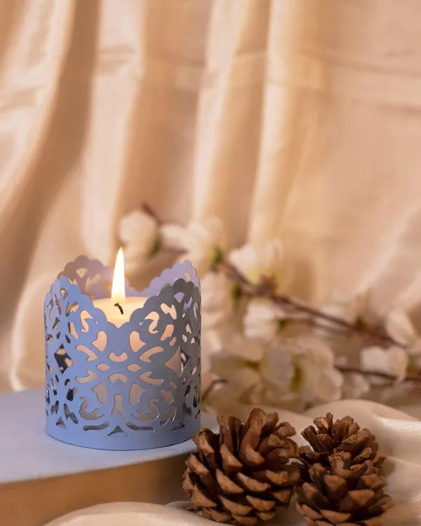 Blue_Metal_Premium_&_Elegant_Candle_Holder_With_Pillar_Candle