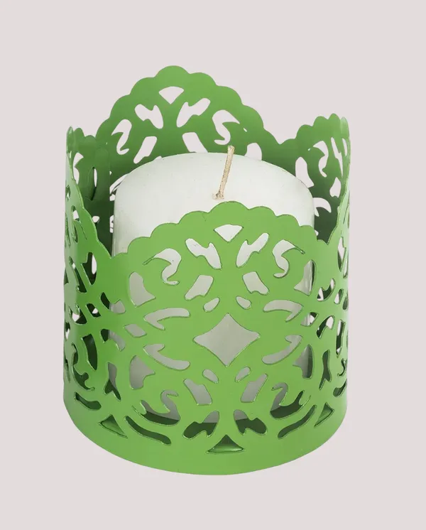 Green_Metal_Premium_&_Elegant_Candle_Holder_With_Pillar_Candle