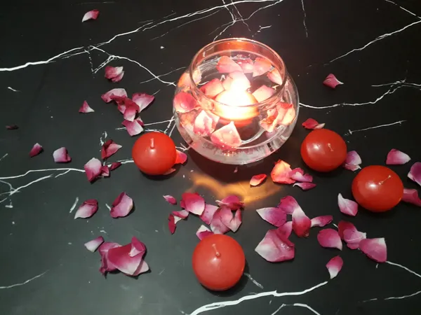 Red_Red_Paraffin_Wax_Unscented_Floating_Candle_|_(4_Hr)
