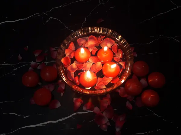 Red_Red_Paraffin_Wax_Unscented_Floating_Candle_|_(4_Hr)