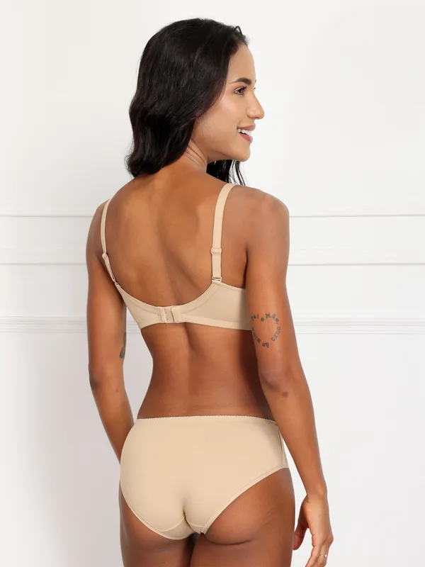 Nude_Lightly_Padded_Everyday_T-Shirt_Bra